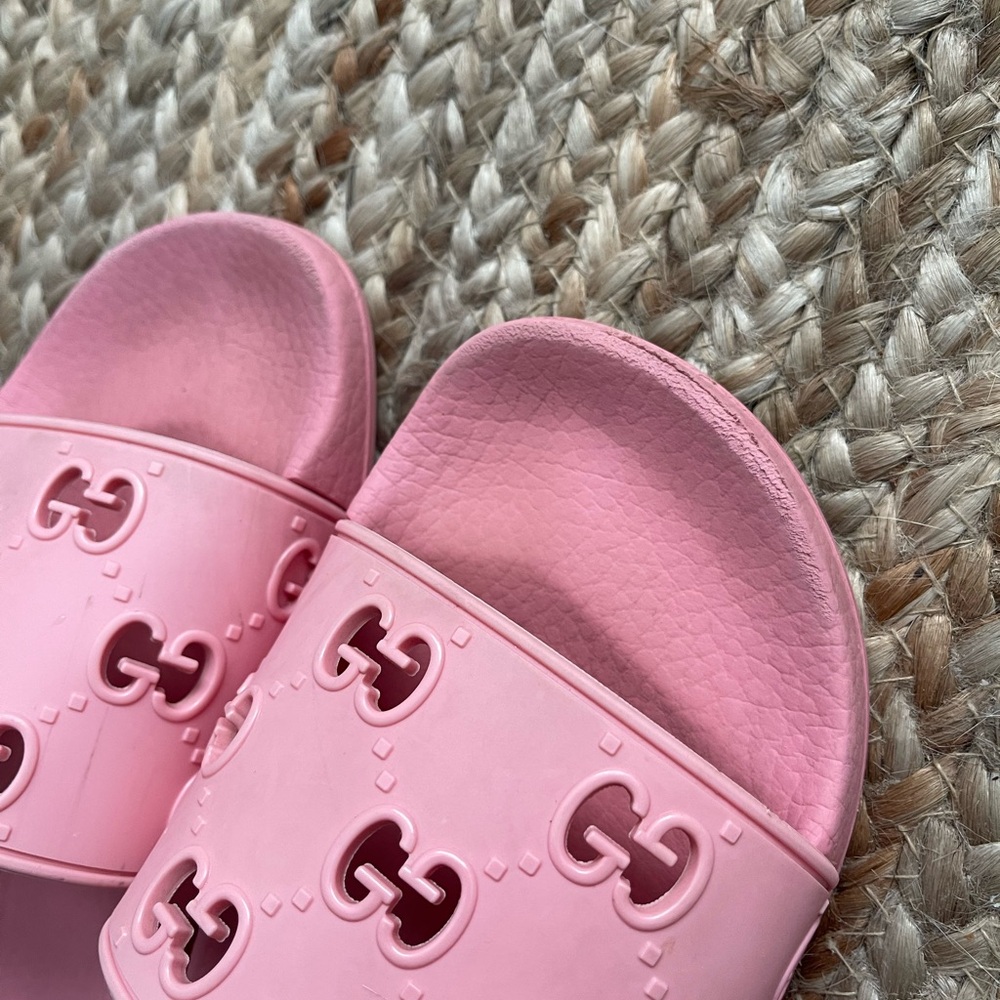 Gucci Pink Embossed Logo Slides - Picture 3 of 6